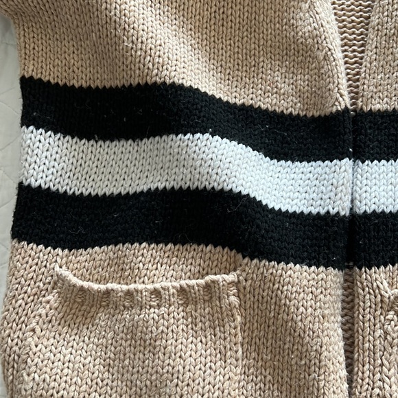 Cardigan - Picture 5 of 7